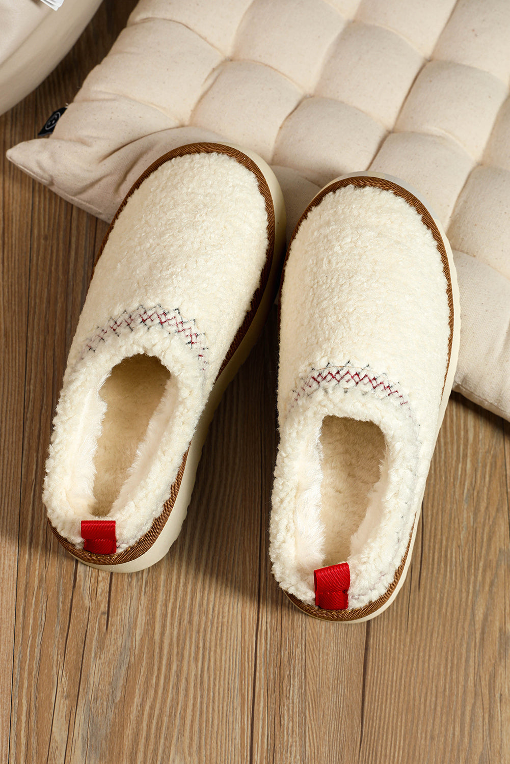 White Embroidered Sherpa Plush Thick Sole Winter Slippers 🇨🇳