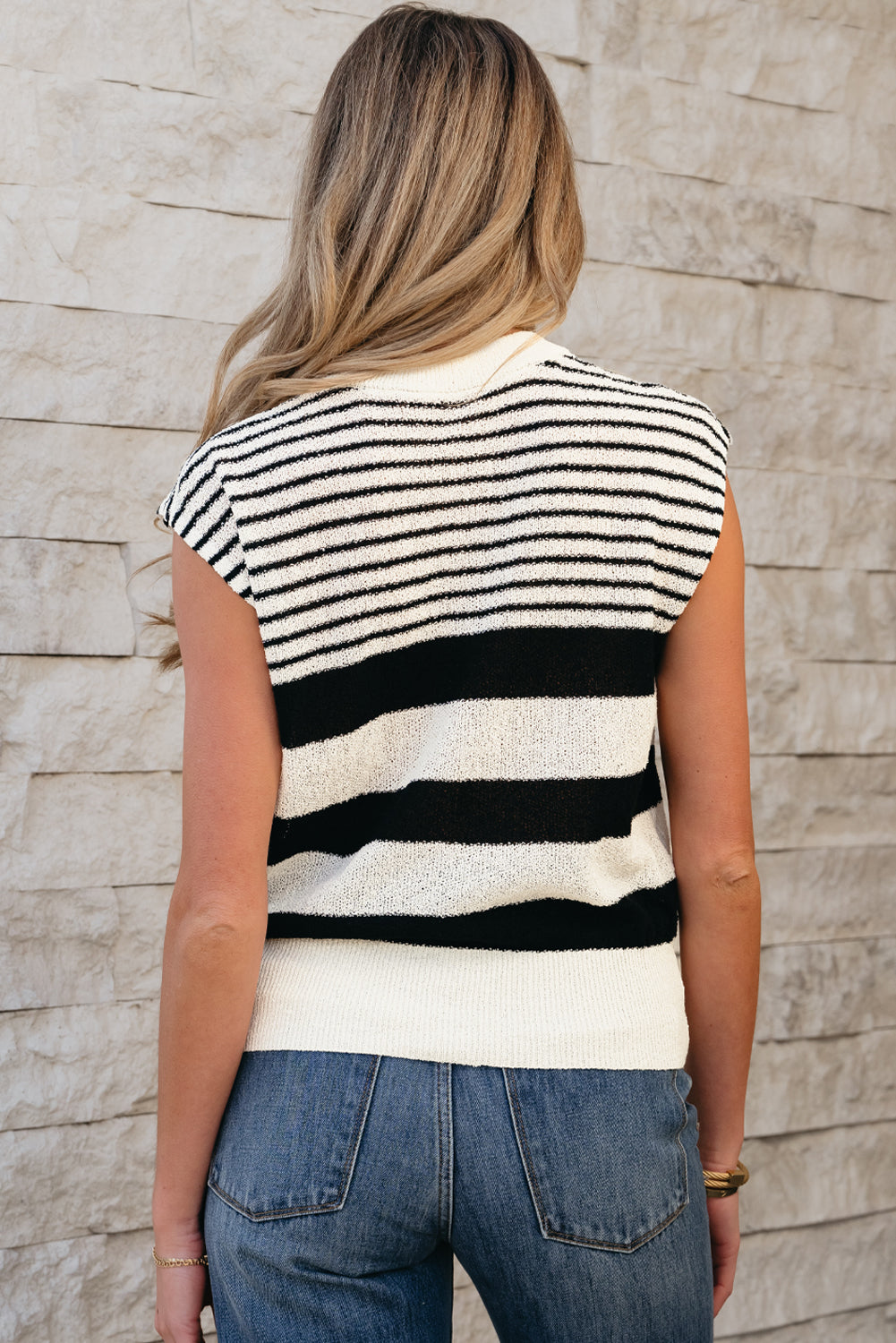 Black white Striped O Neck Sweater Vest 🇺🇸