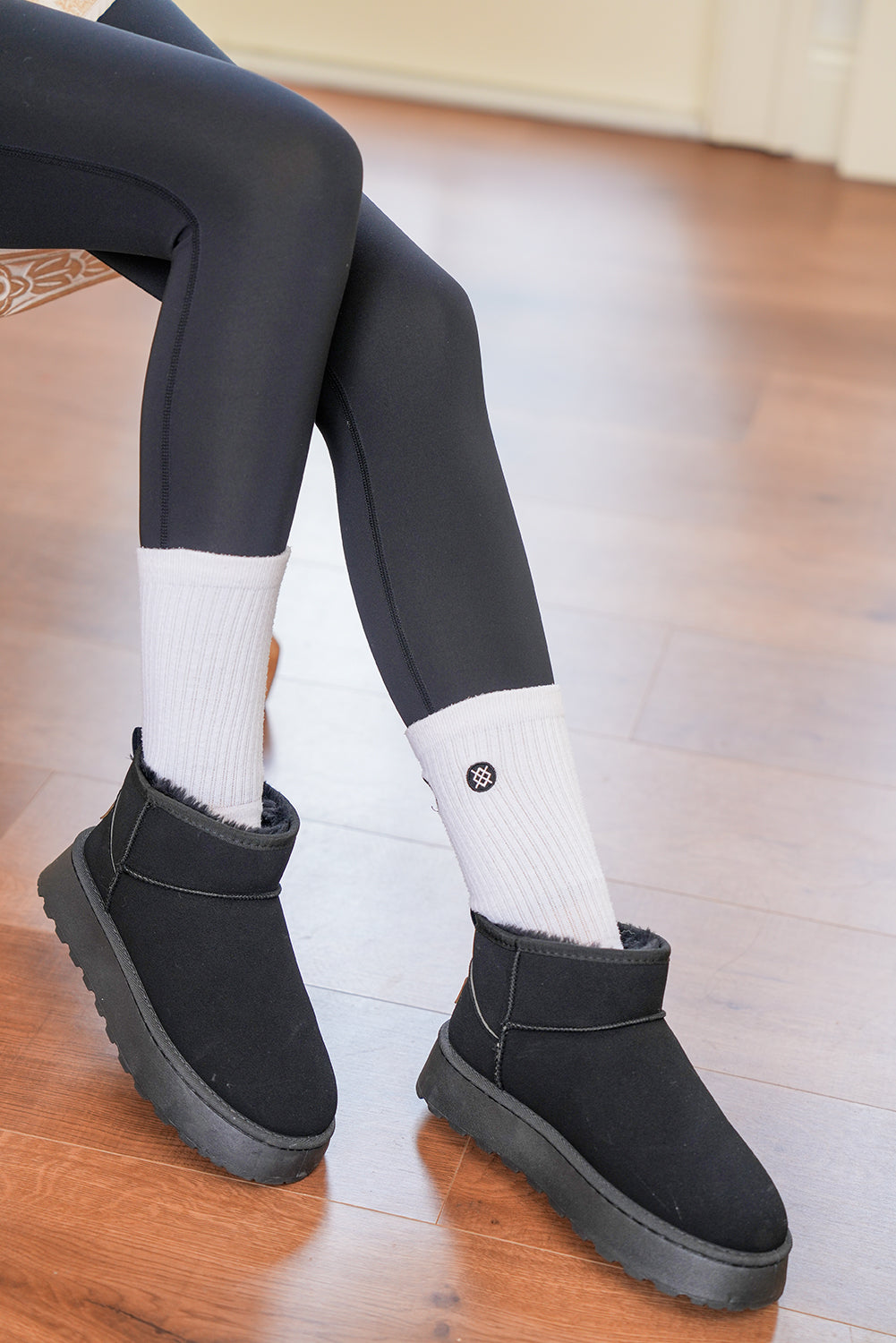 Chestnut Faux Fur Lined Suede Ankle Snow Boots 🇺🇸