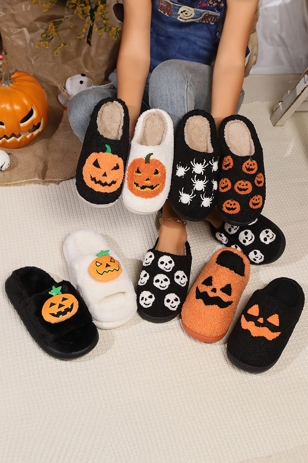 Black Halloween Pumpkin Print Plush Slippers 🇺🇸