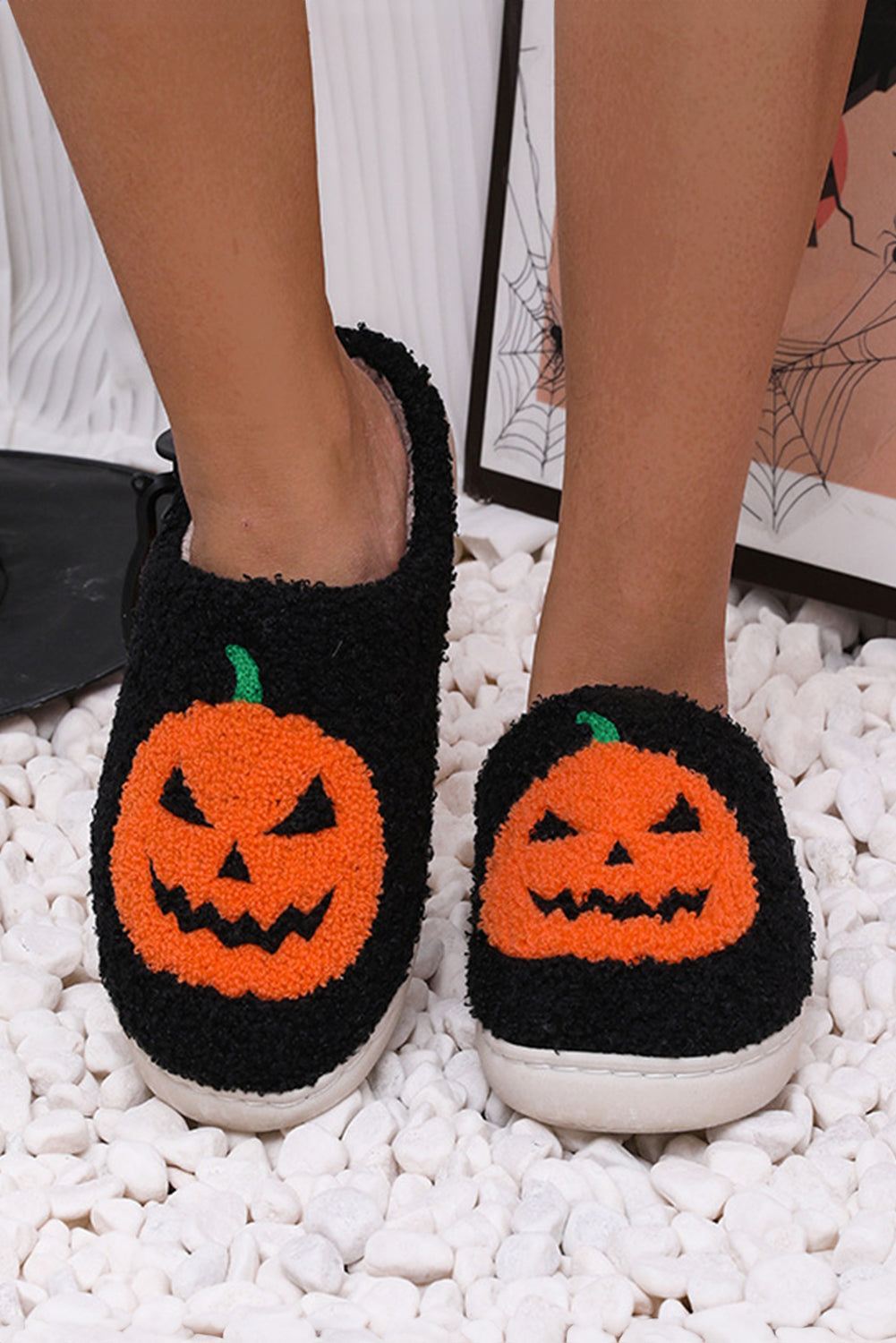 Black Halloween Pumpkin Print Plush Slippers 🇺🇸