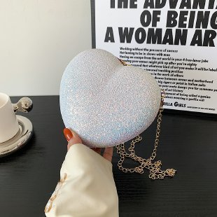 Evening Clutch Bag Women Bag Shiny Handbag Heart Shape Metal Clutches Bag Fashion Chain Shoulder Crossbody Bag Luxury Lady Purse Valentines Day Outfit 🇨🇳