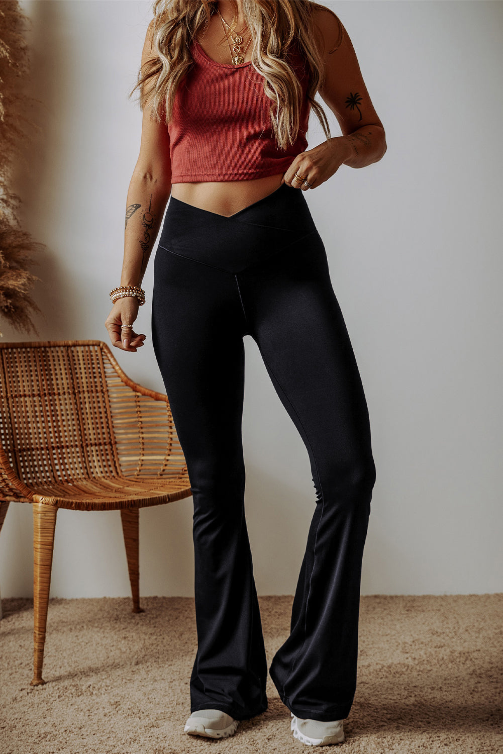 Black V Shape High Waist Flared Leggings 🇨🇳