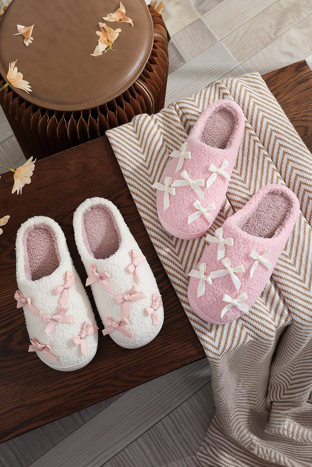 White Ribbed Bow Decor Plush House Slipper 🇺🇸