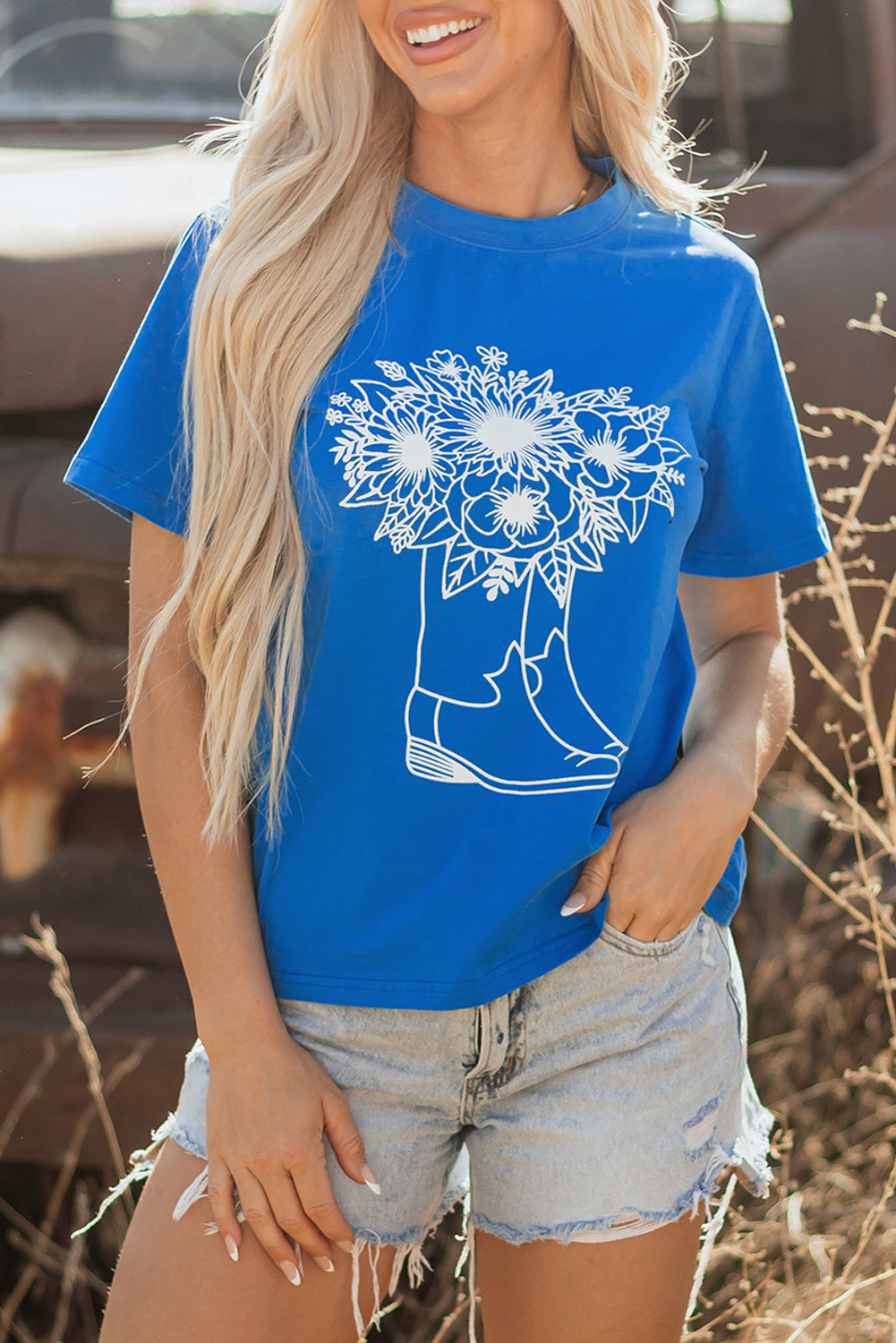 Blue Sunflower Boots Graphic Western Fashion T Shirt 🇺🇲