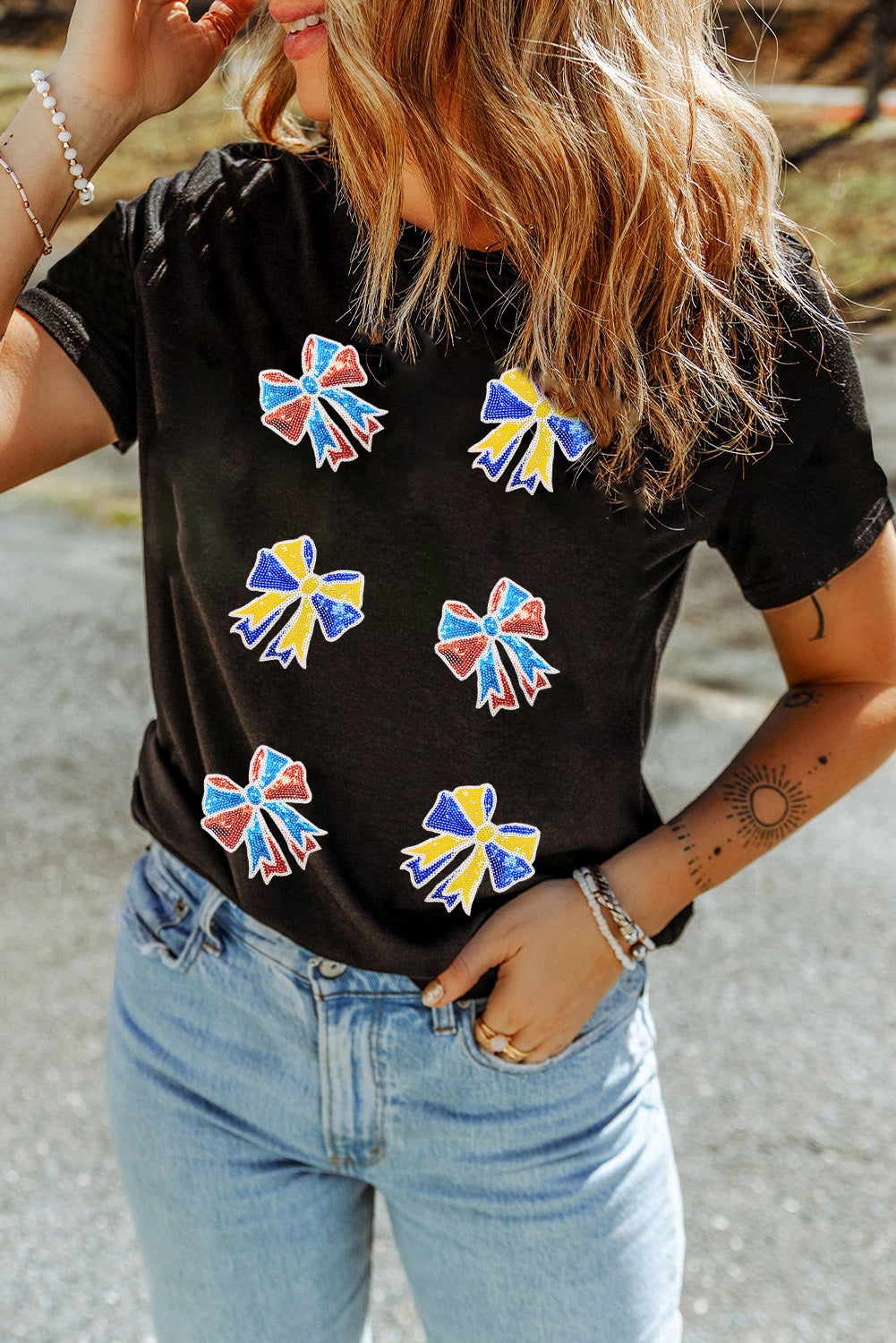Black Cheerful Sequin Bow Patched Game Day T Shirt 🇺🇸