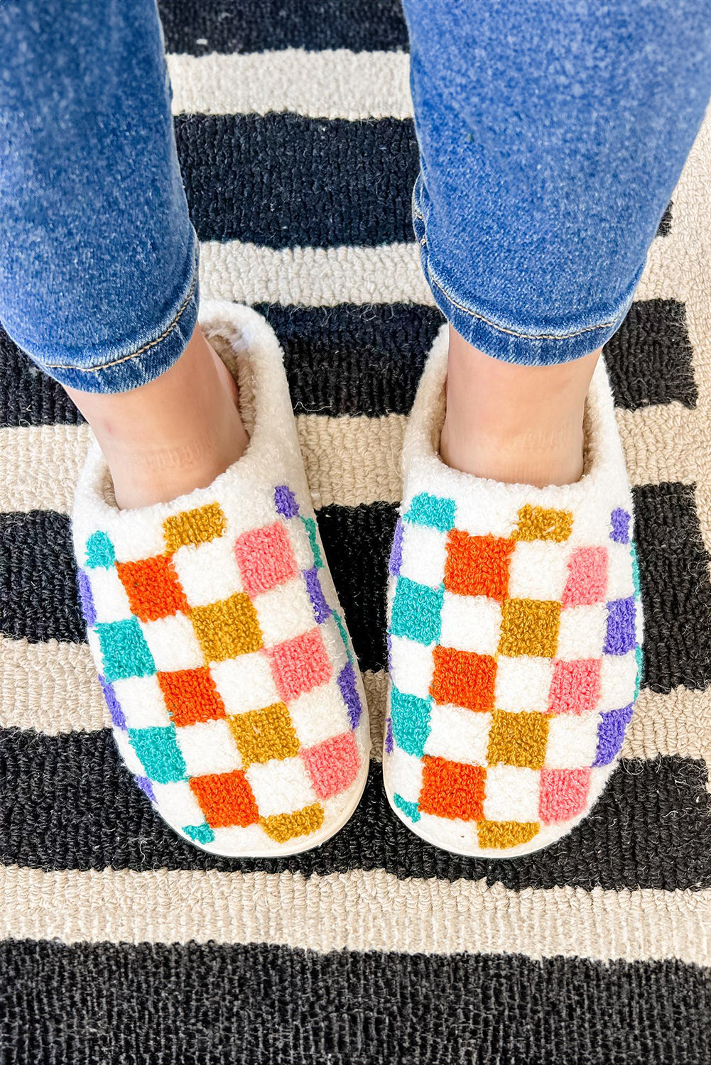White Vibrant Checkered Plush Thermal Slippers 🇨🇳