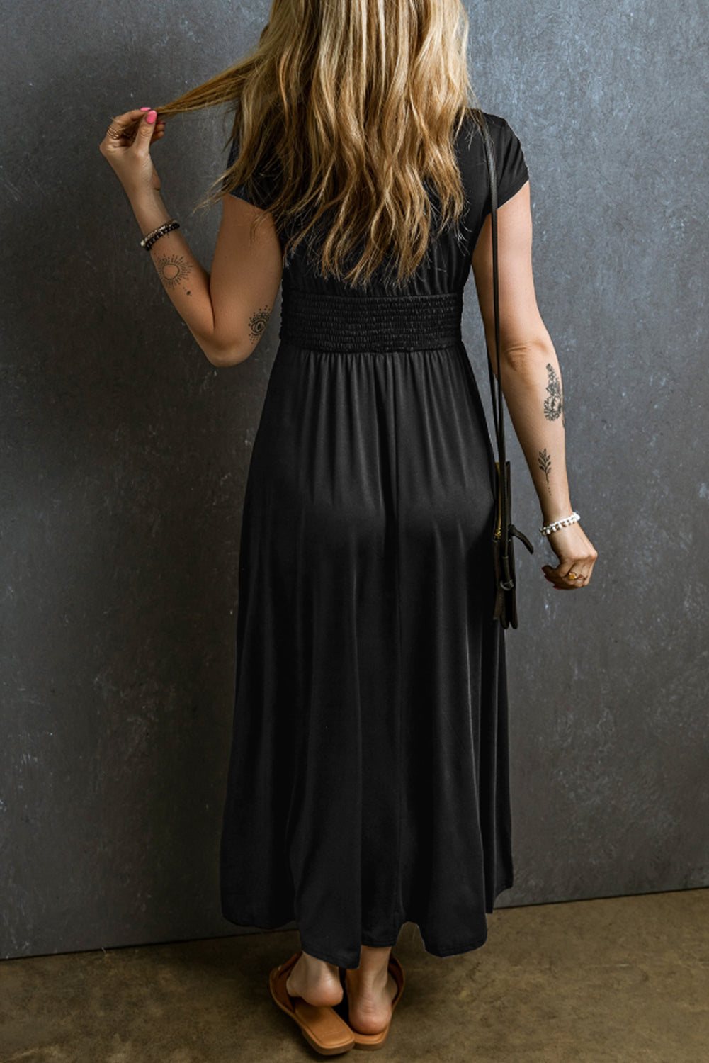Black Short Sleeve Shirred High Waist V Neck Maxi Dress 🇨🇳