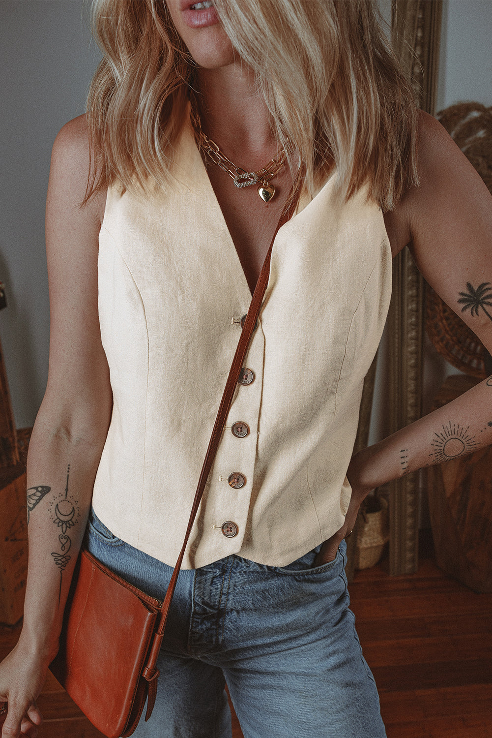 White Slim Fit Buttoned V Neck Vest 🇨🇳