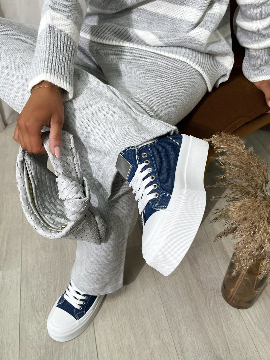 Luxe Bee Decorative Lace Up Platform Trainers 🇬🇧