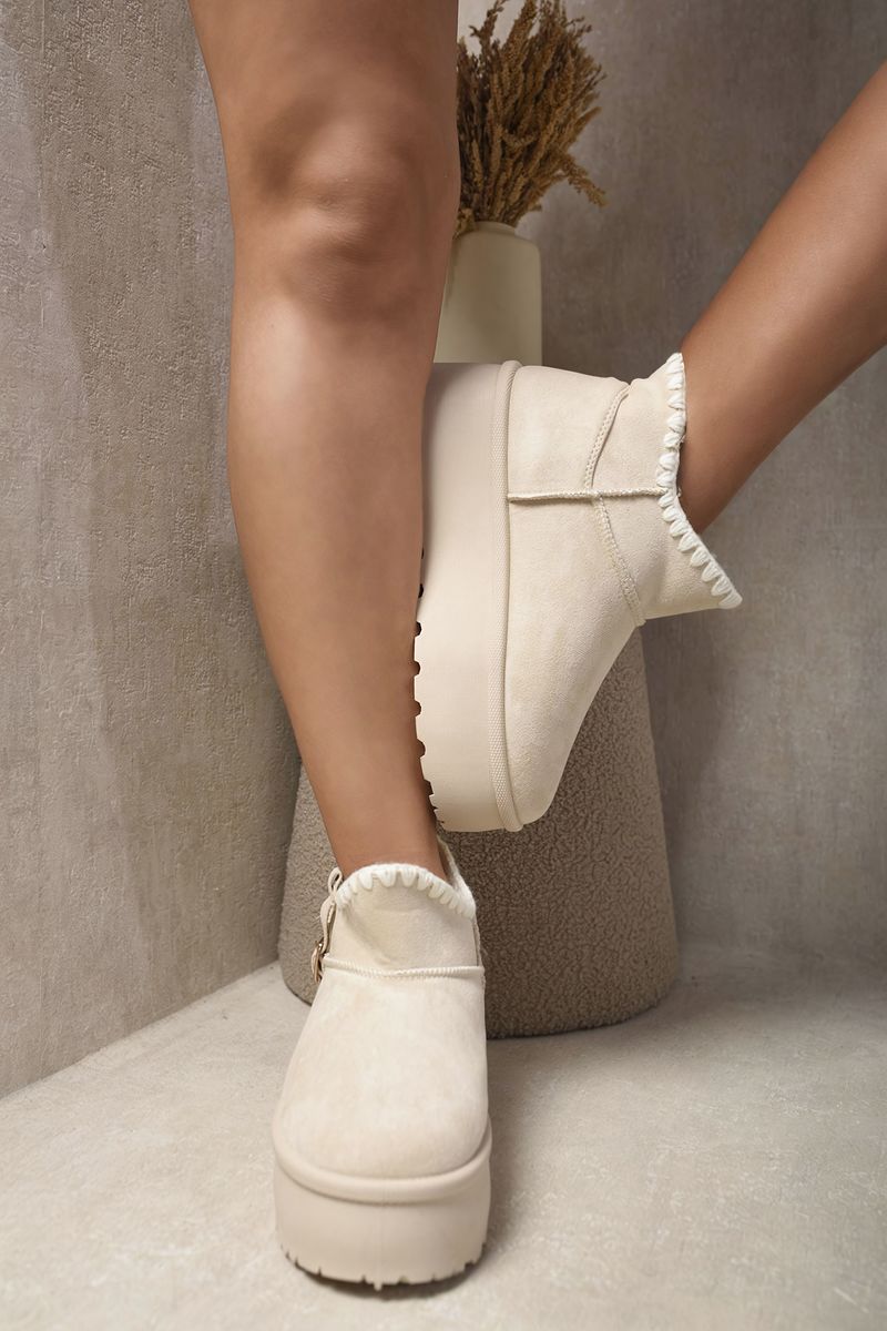 Fur-lined Platform Ankle Boots 🇬🇧