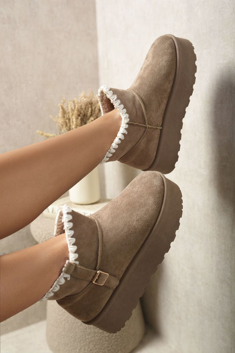 Fur-lined Platform Ankle Boots 🇬🇧