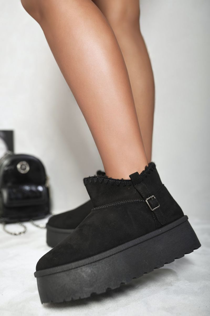 Fur-lined Platform Ankle Boots 🇬🇧