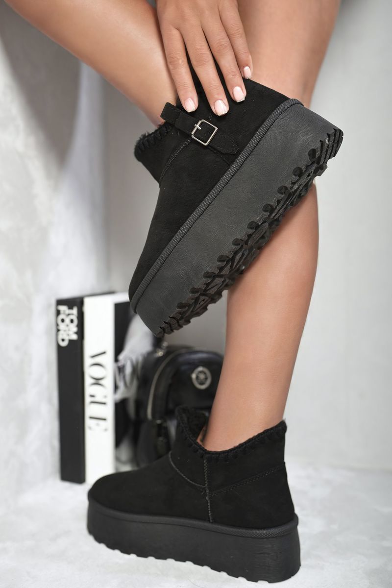 Fur-lined Platform Ankle Boots 🇬🇧