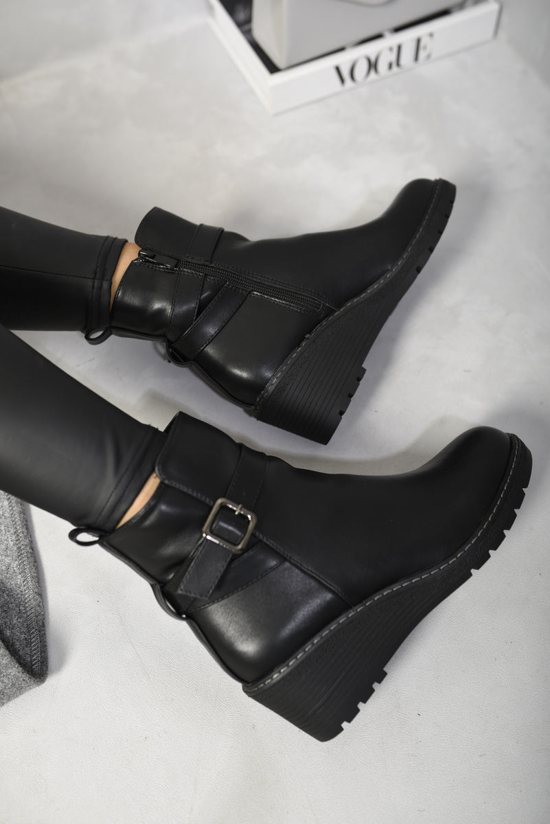 Side Zip Low Wedge Chelsea Ankle Boots 🇬🇧