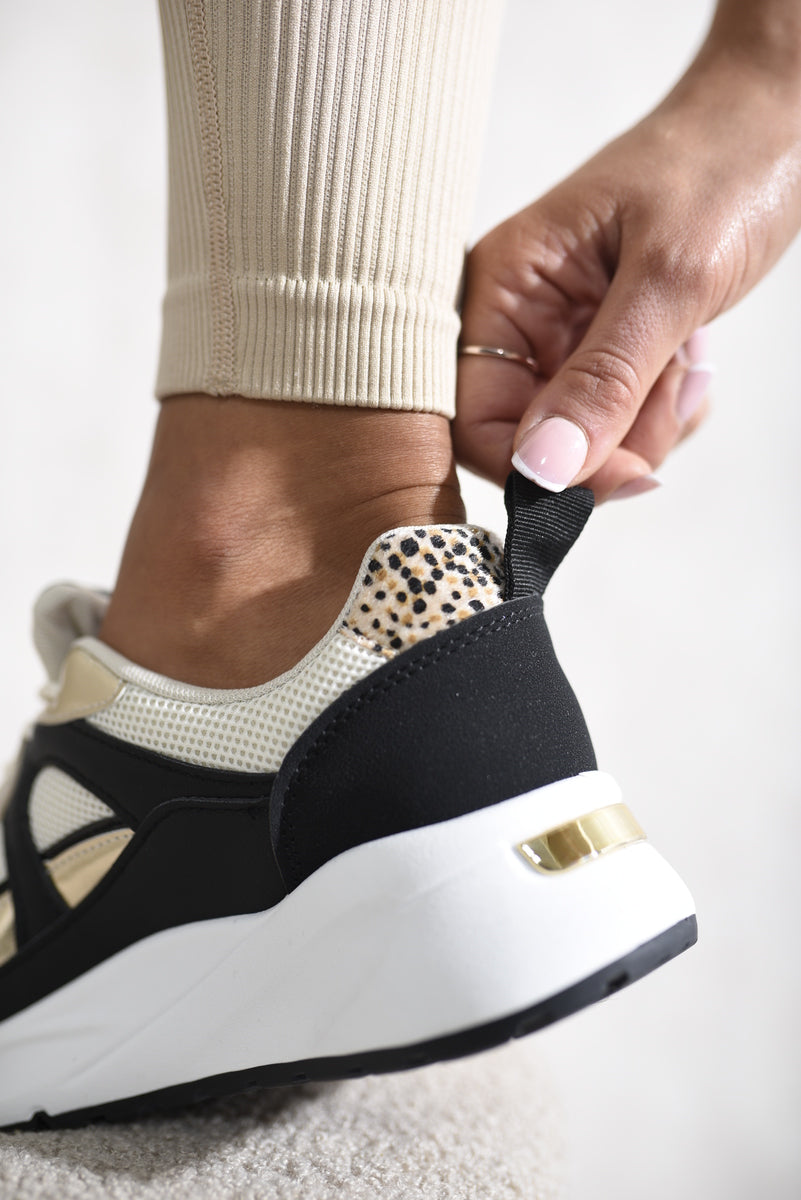 Low-Top Lace-Up Trainers 🇬🇧