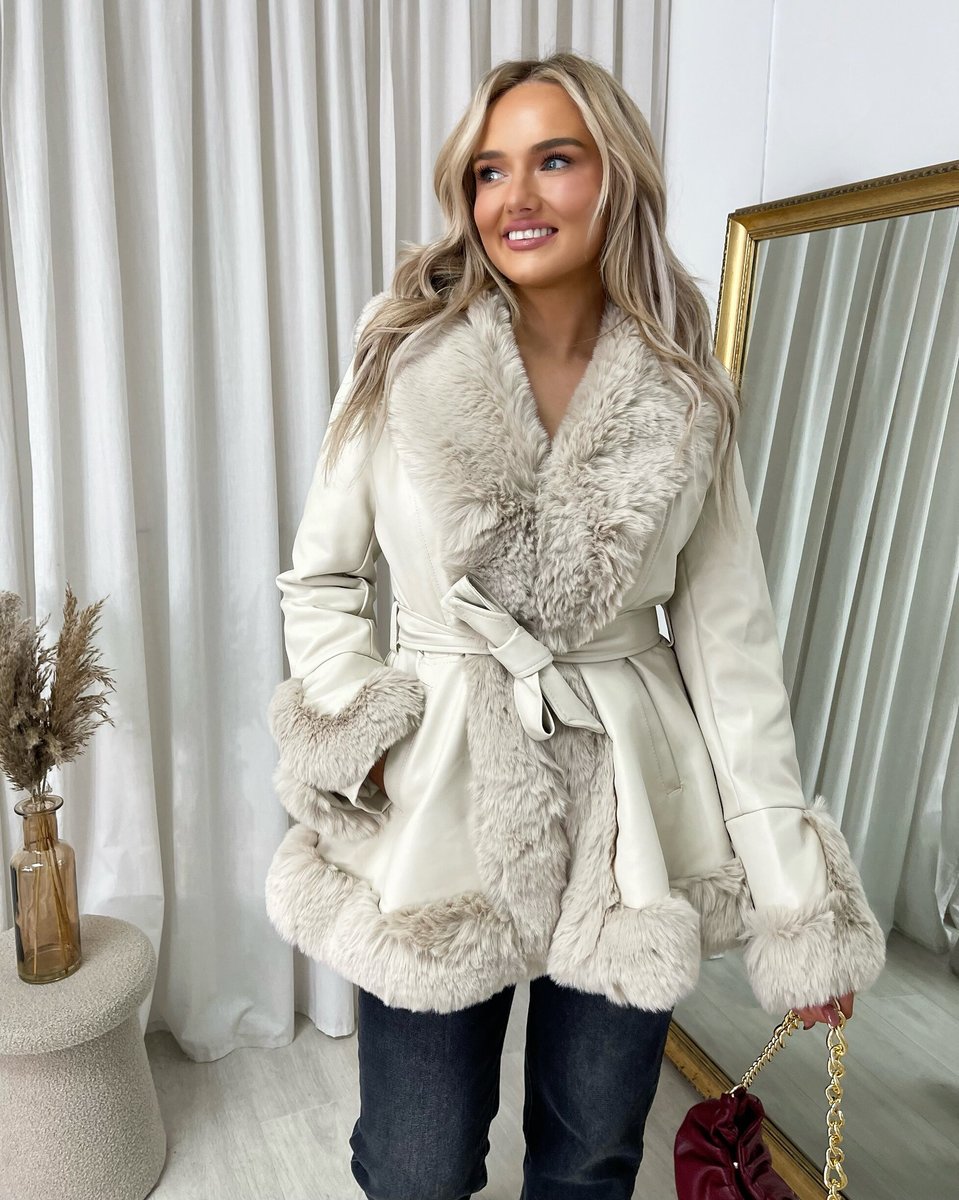 Faux Fur Trim Winter Jacket 🇬🇧