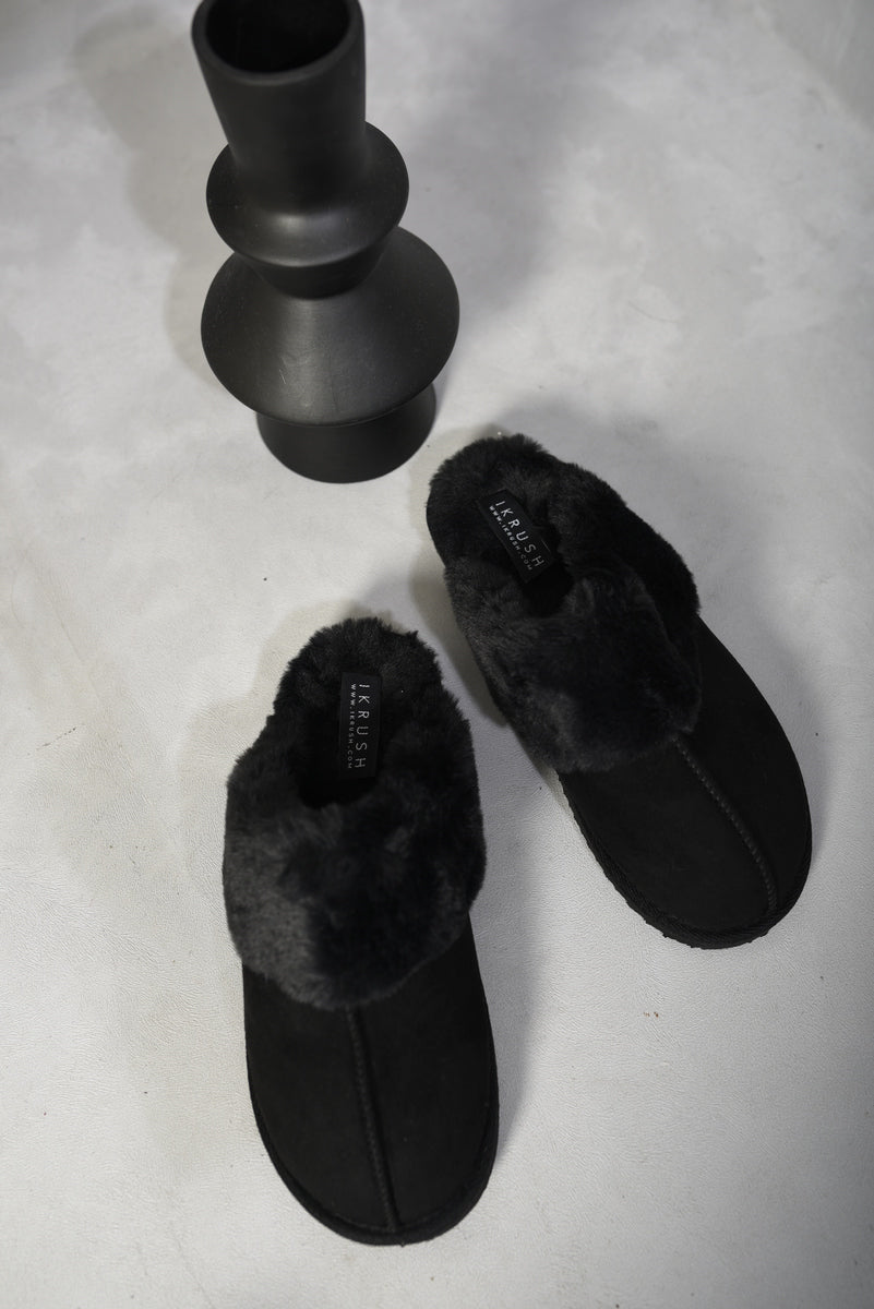 Fuzzy Faux Fur Lined Slip-On Slippers 🇬🇧