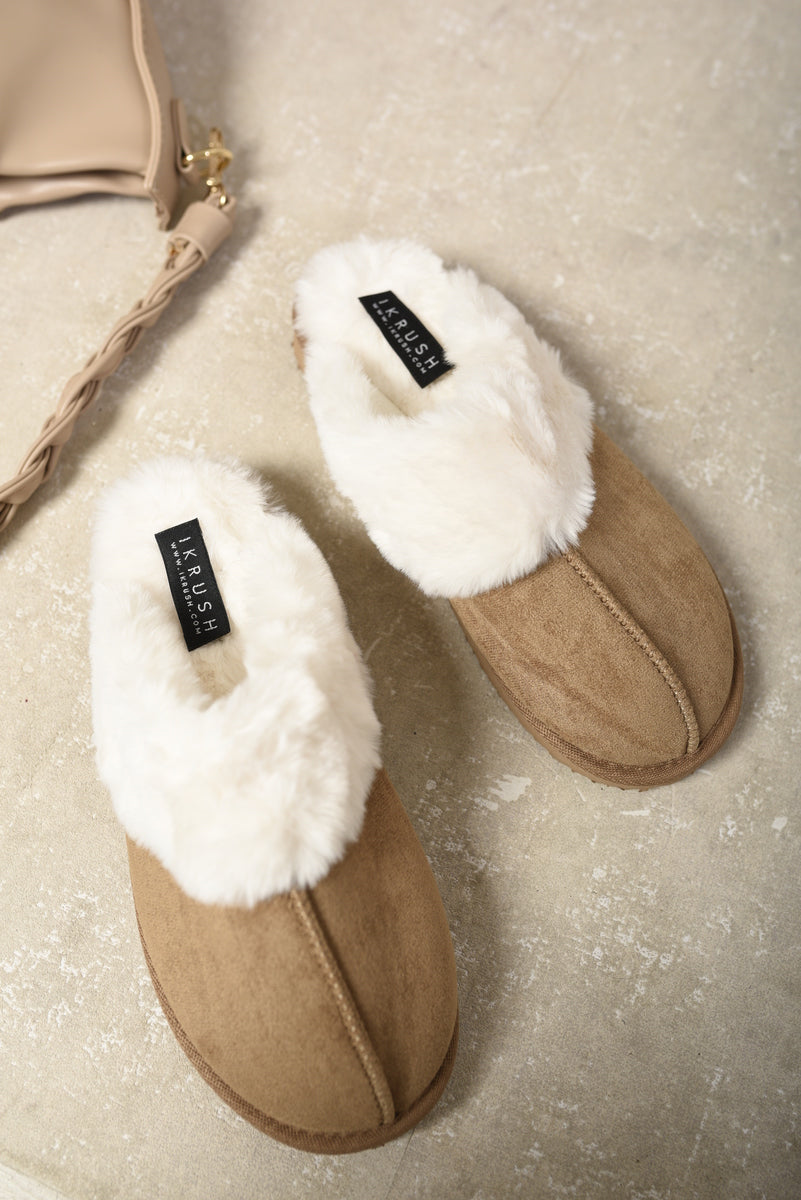 Fuzzy Faux Fur Lined Slip-On Slippers 🇬🇧