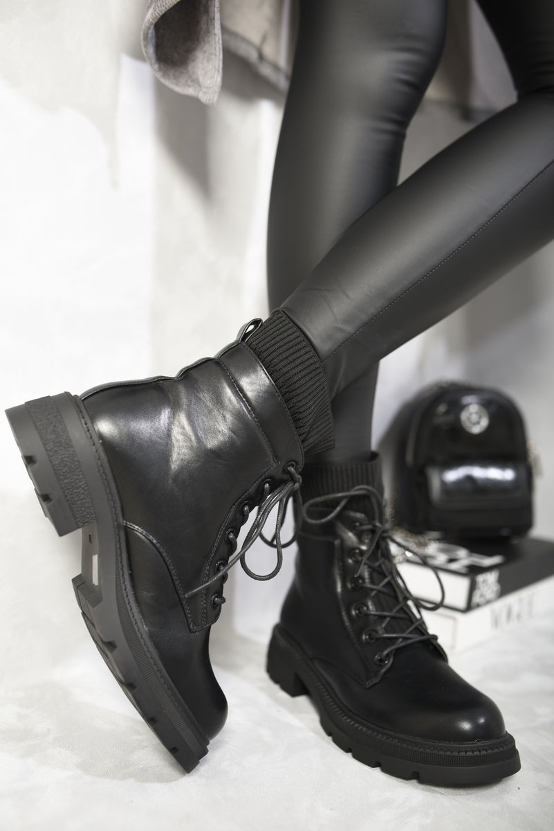 Platform Lace Up Ankle Boots 🇬🇧