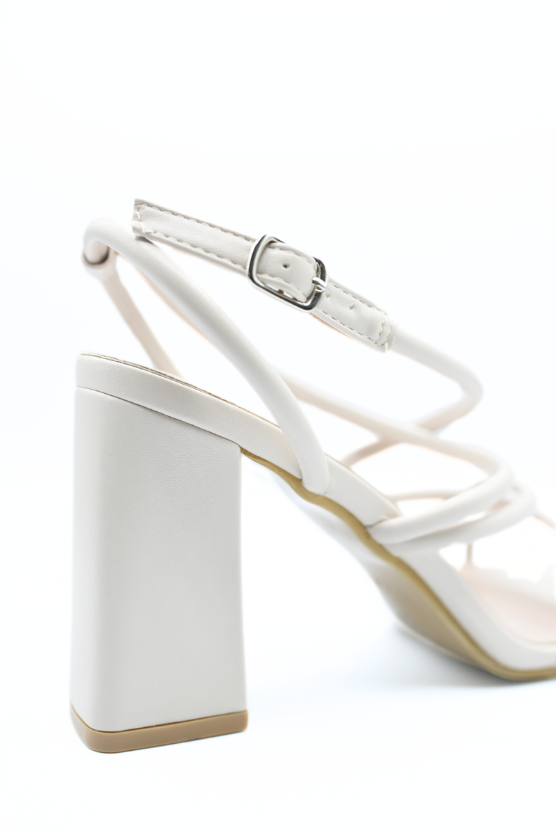 Strappy Buckle Block High Heels 🇬🇧