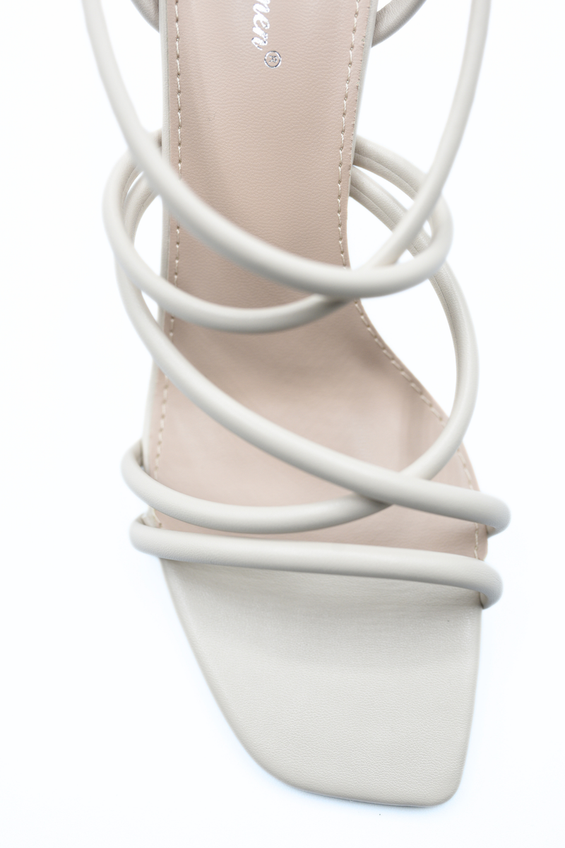 Strappy Buckle Block High Heels 🇬🇧