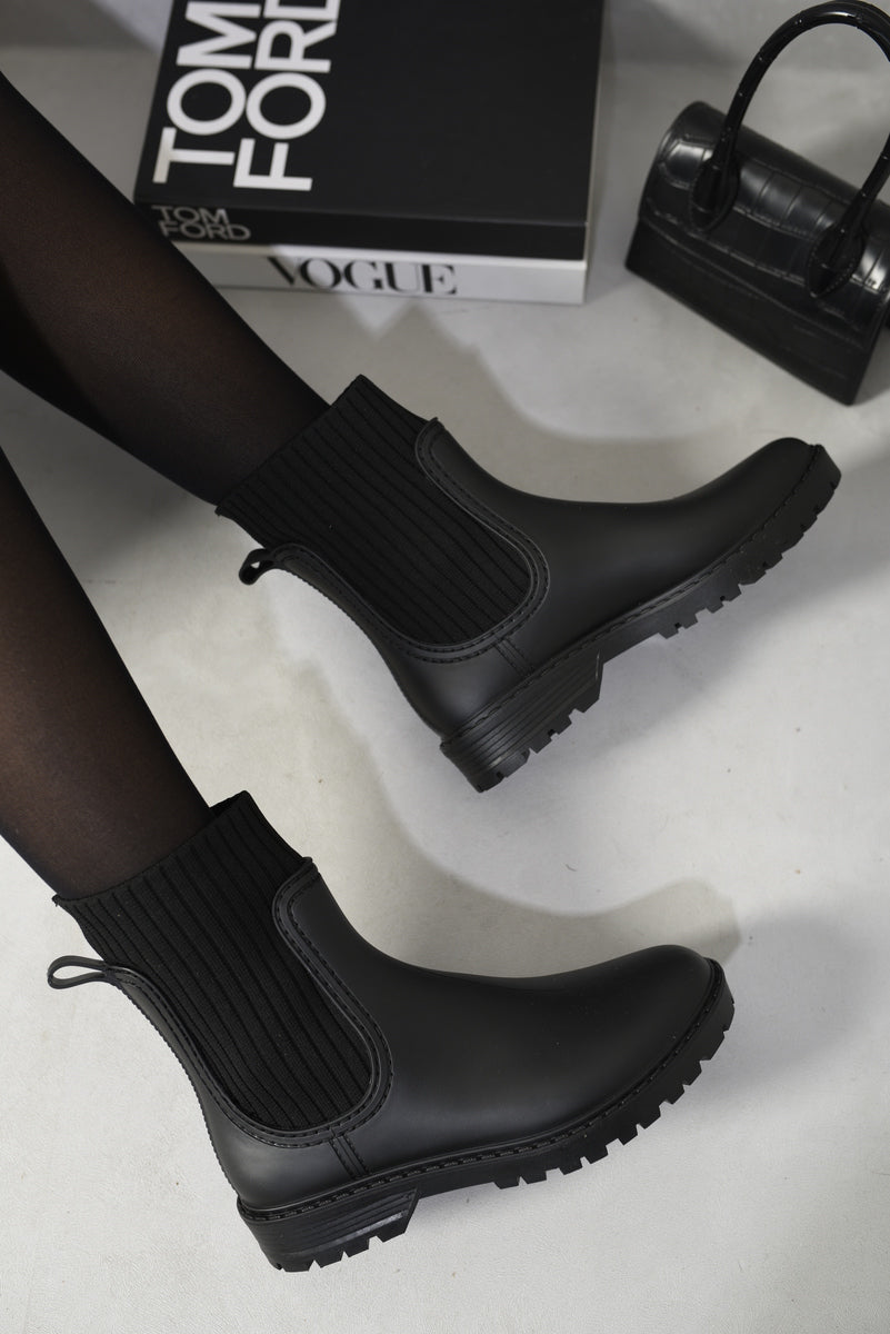 Slip On Platform Ankle Boots 🇬🇧
