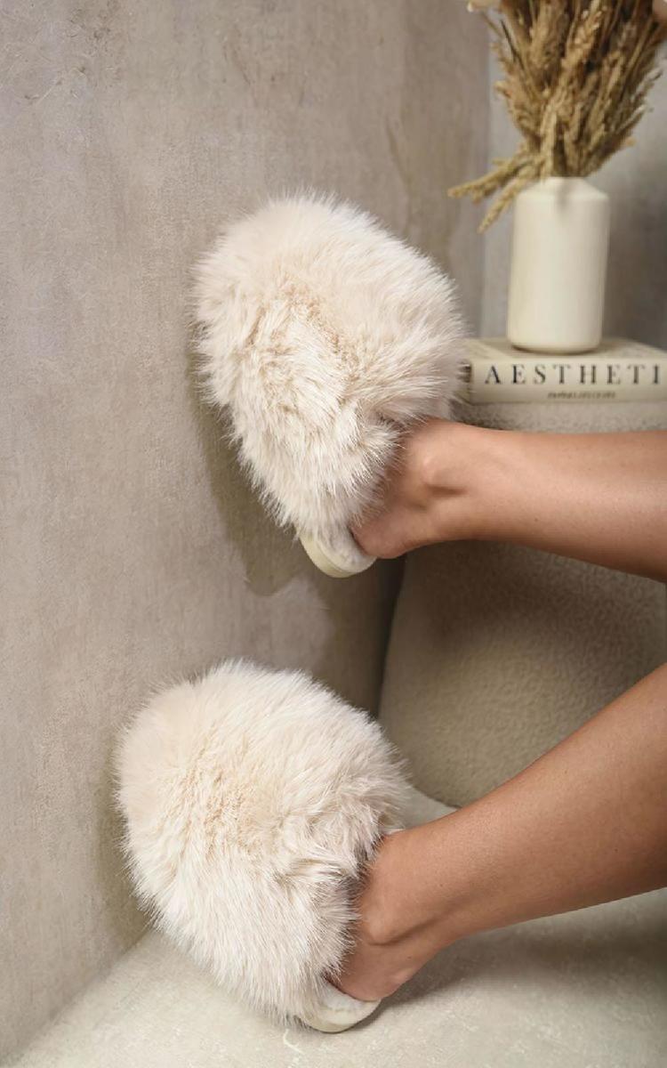 Fluffy Faux Fur Slippers 🇬🇧