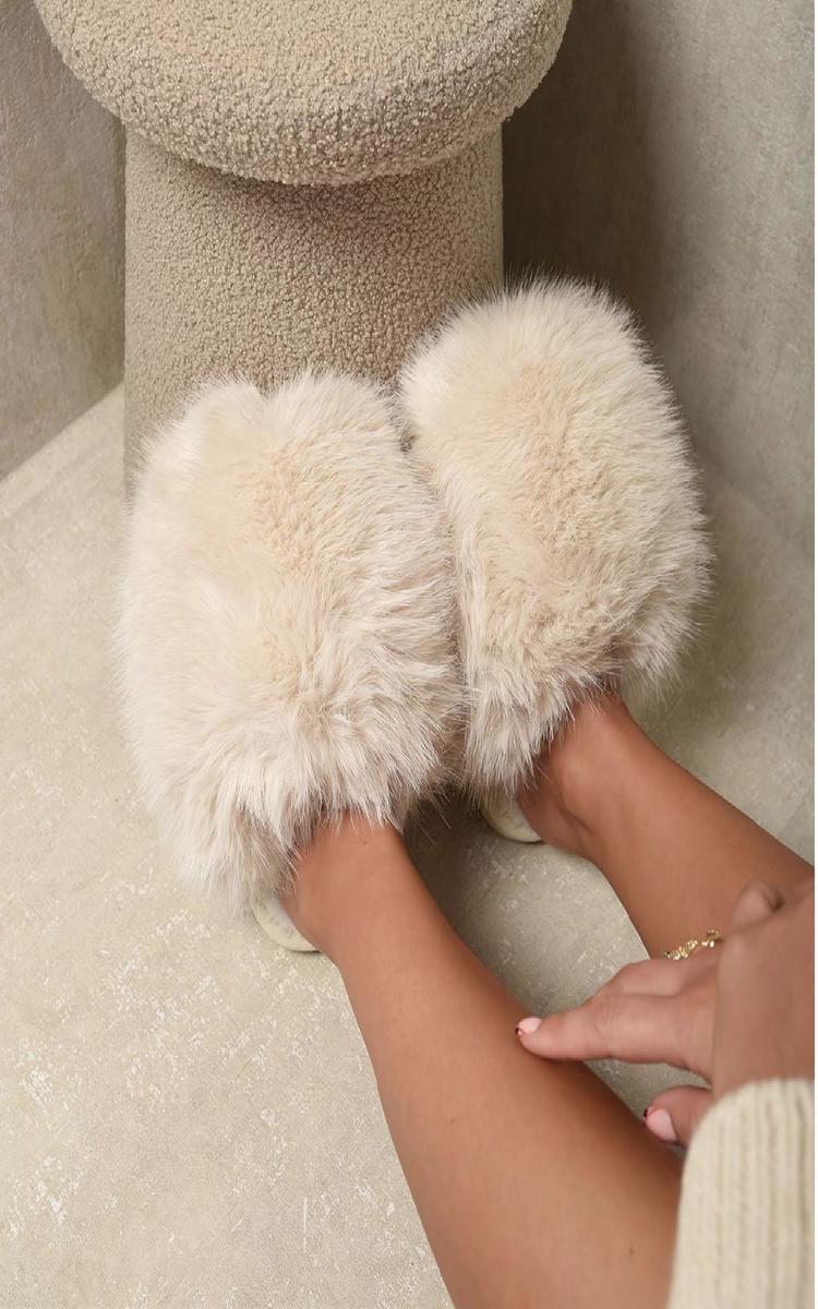 Fluffy Faux Fur Slippers 🇬🇧