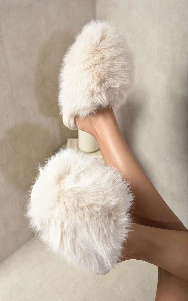 Fluffy Faux Fur Slippers 🇬🇧