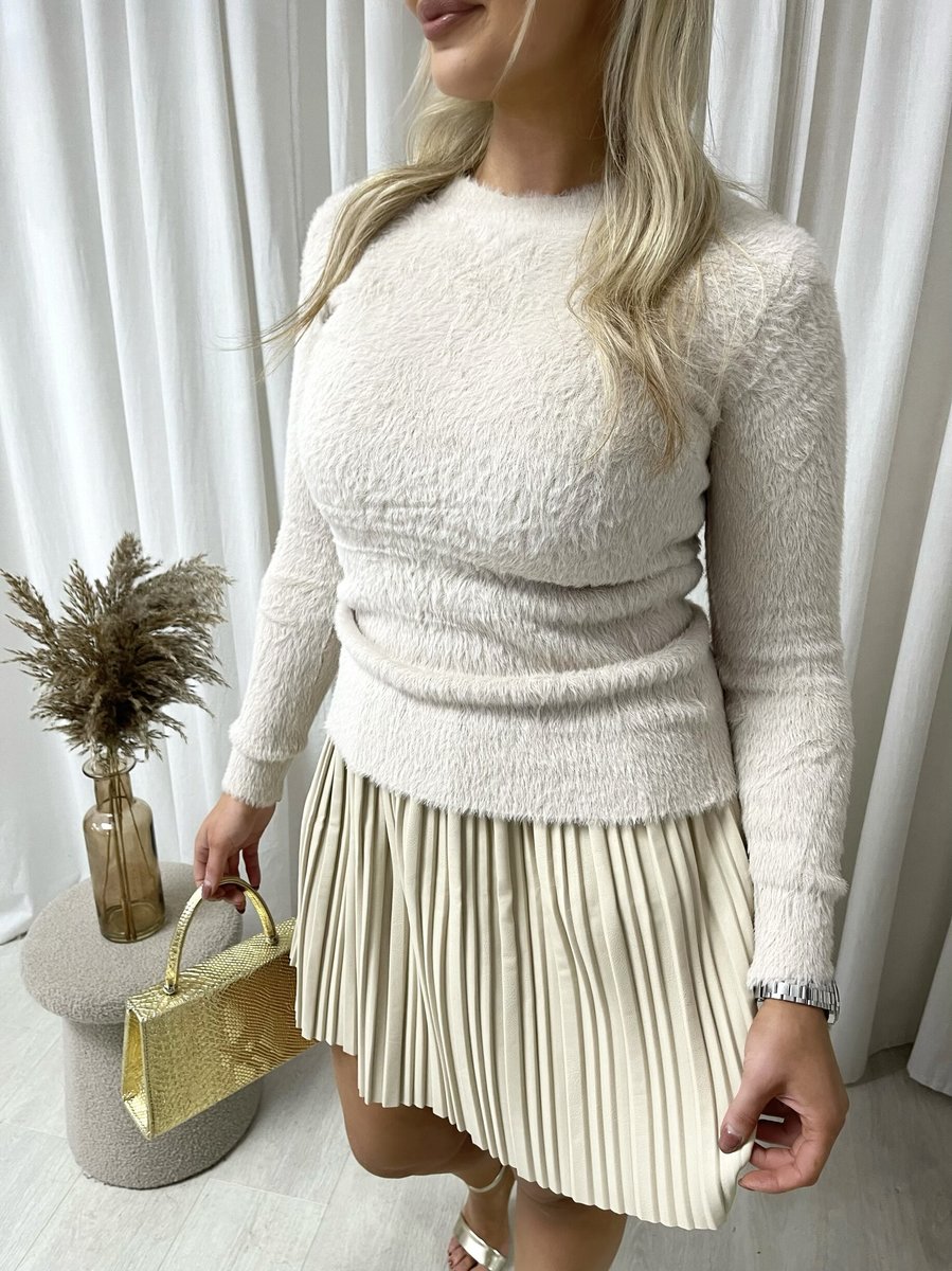 Fitted Long Sleeve Fluffy Knitted Top 🇬🇧