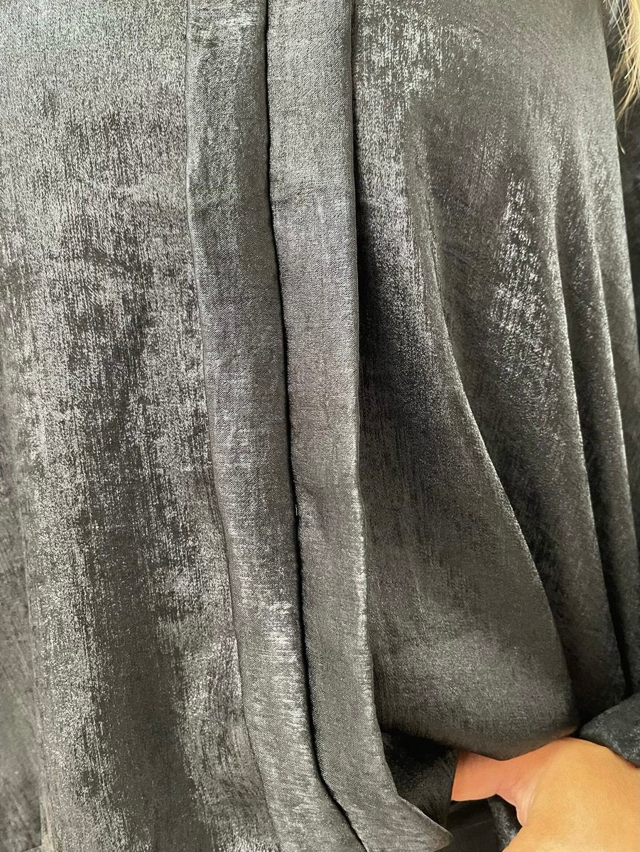 Metallic V-Neck Oversized Top 🇬🇧