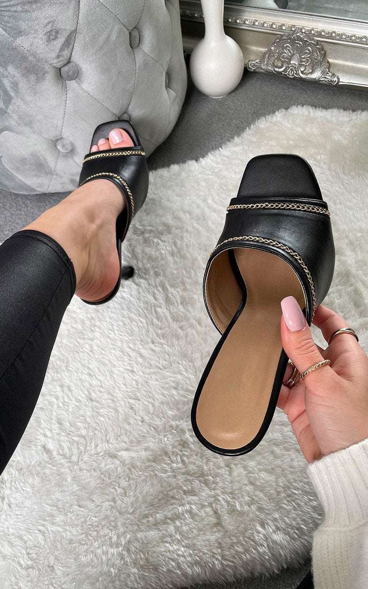 Chain Detail Heels 🇬🇧