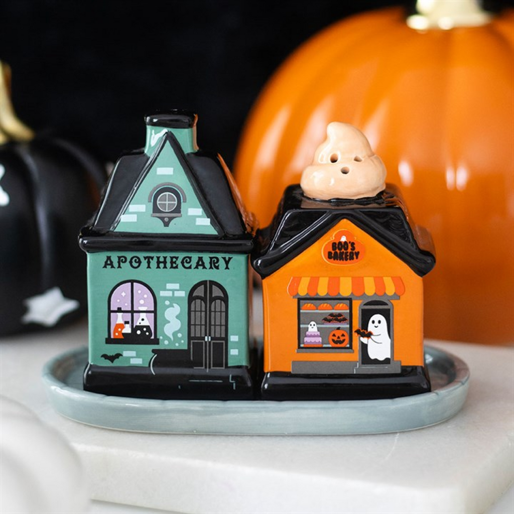 Spooky Street Salt and Pepper Shakers 🇬🇧