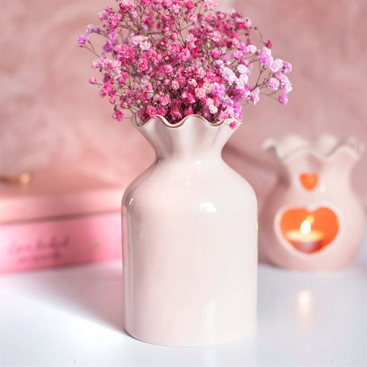 Pink Fluted Flower Vase 🇬🇧
