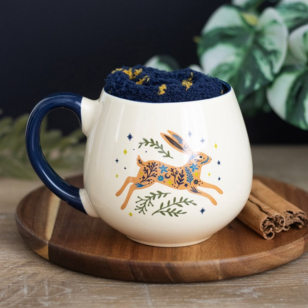 Leaping Hare Mug and Socks Set 🇬🇧