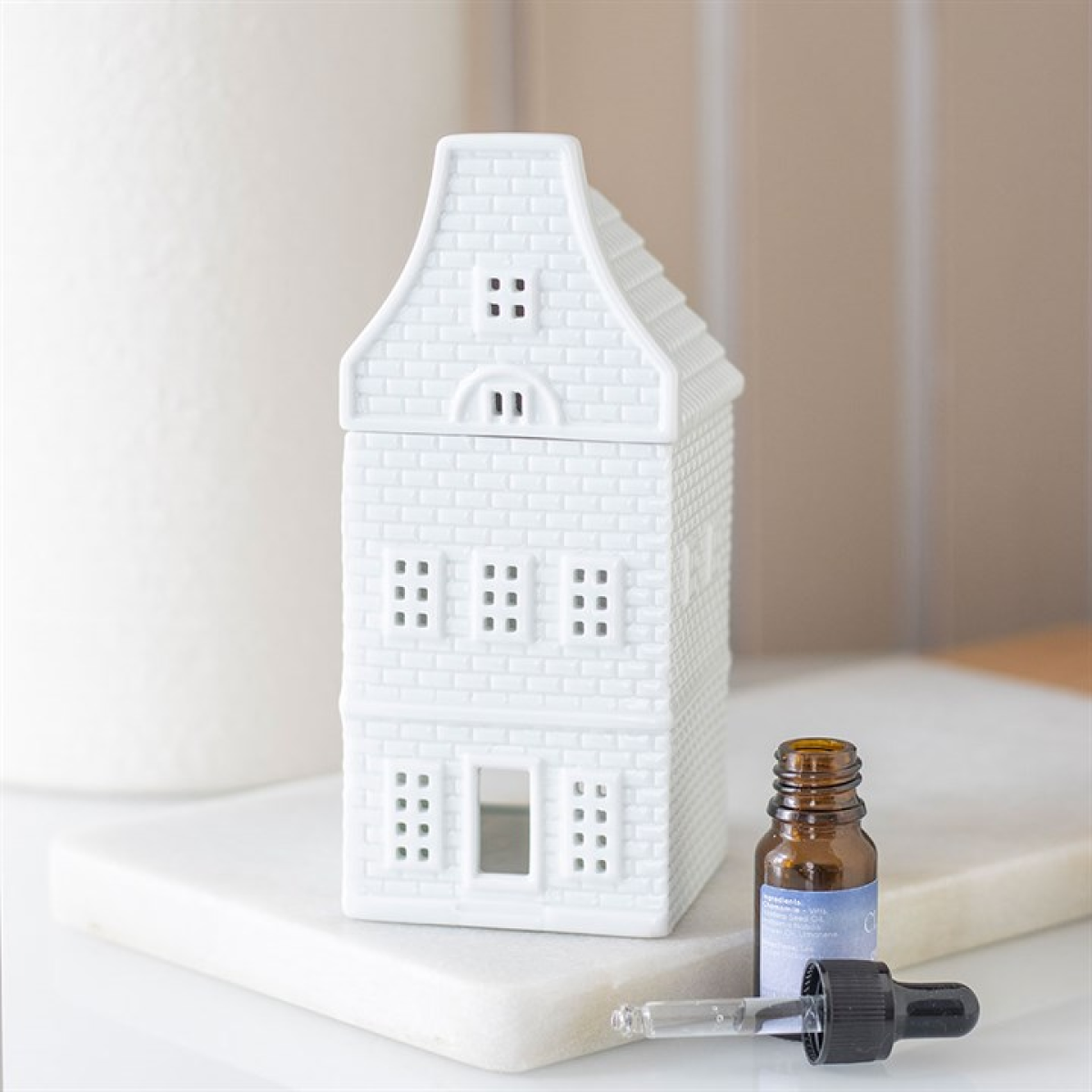White Nordic House Oil Burner and Wax Warmer 🇬🇧