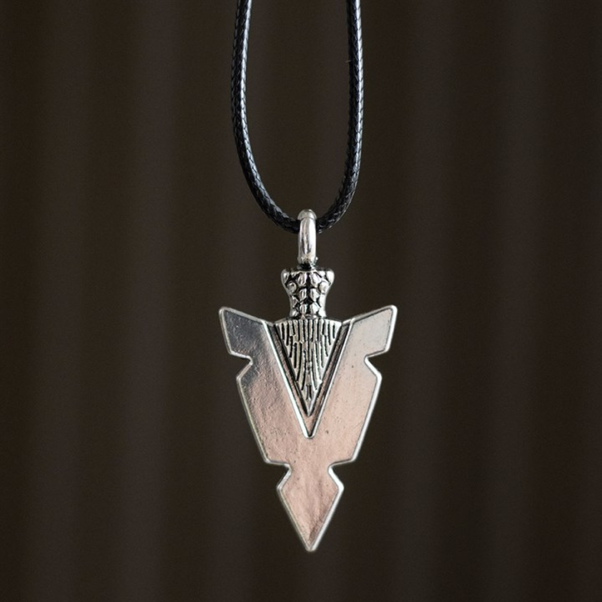 Arrowhead of Strength Viking Cord Necklace 🇬🇧