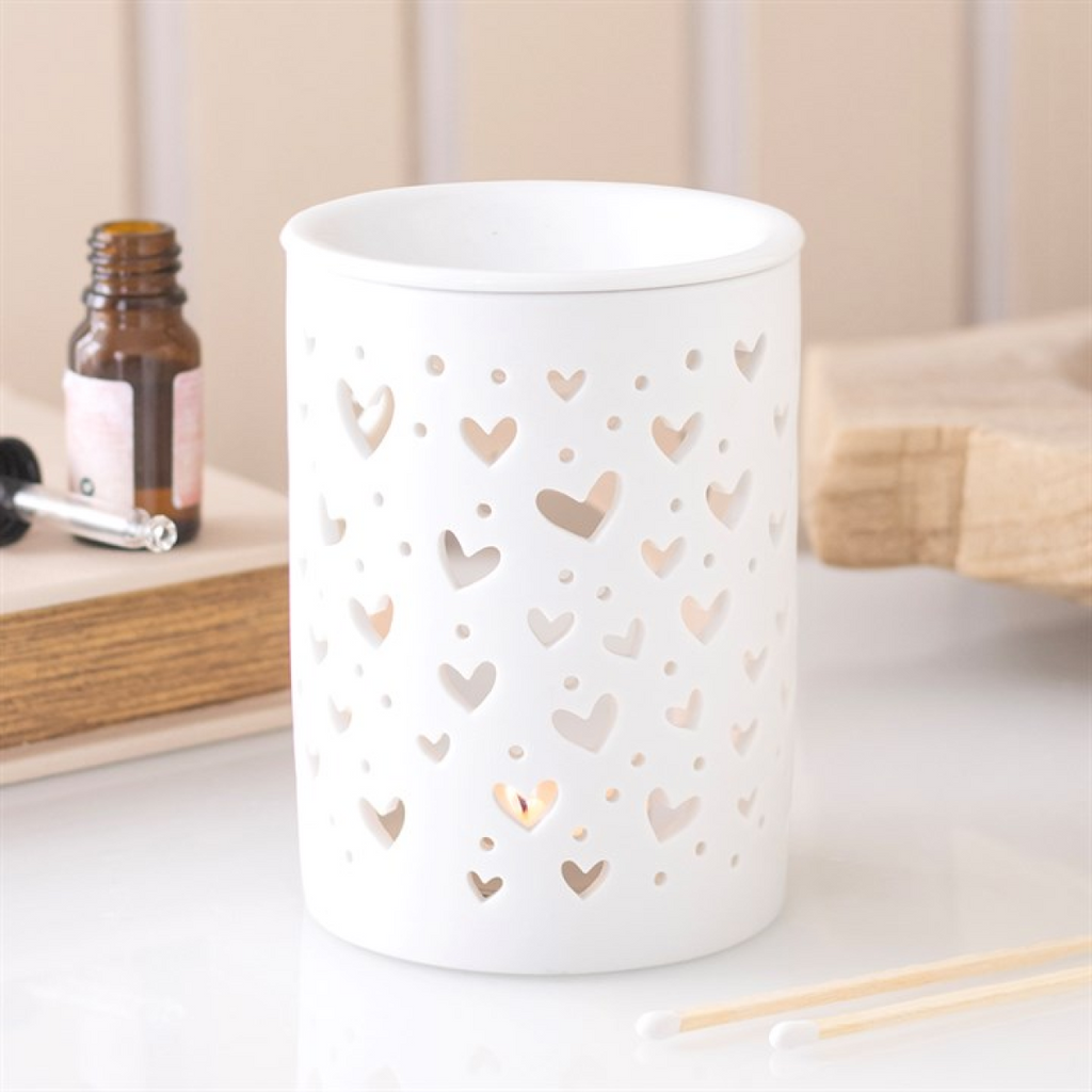 White Heart Cut Out Oil Burner and Wax Warmer 🇬🇧
