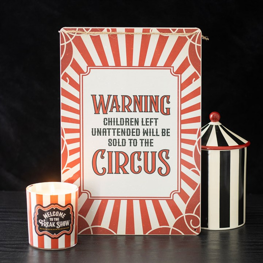 Circus Warning Metal Hanging Sign 🇬🇧