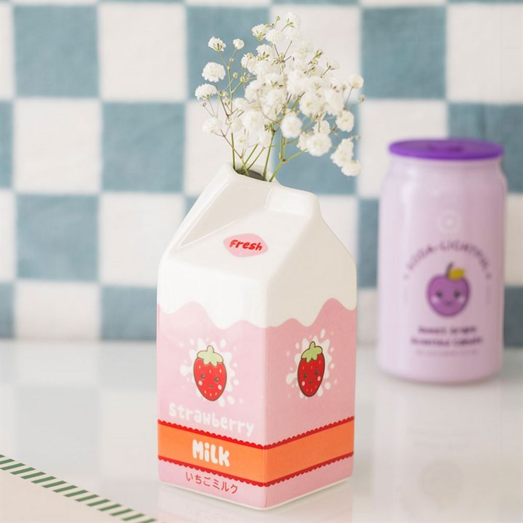 Strawberry Milk Carton Flower Vase 🇬🇧