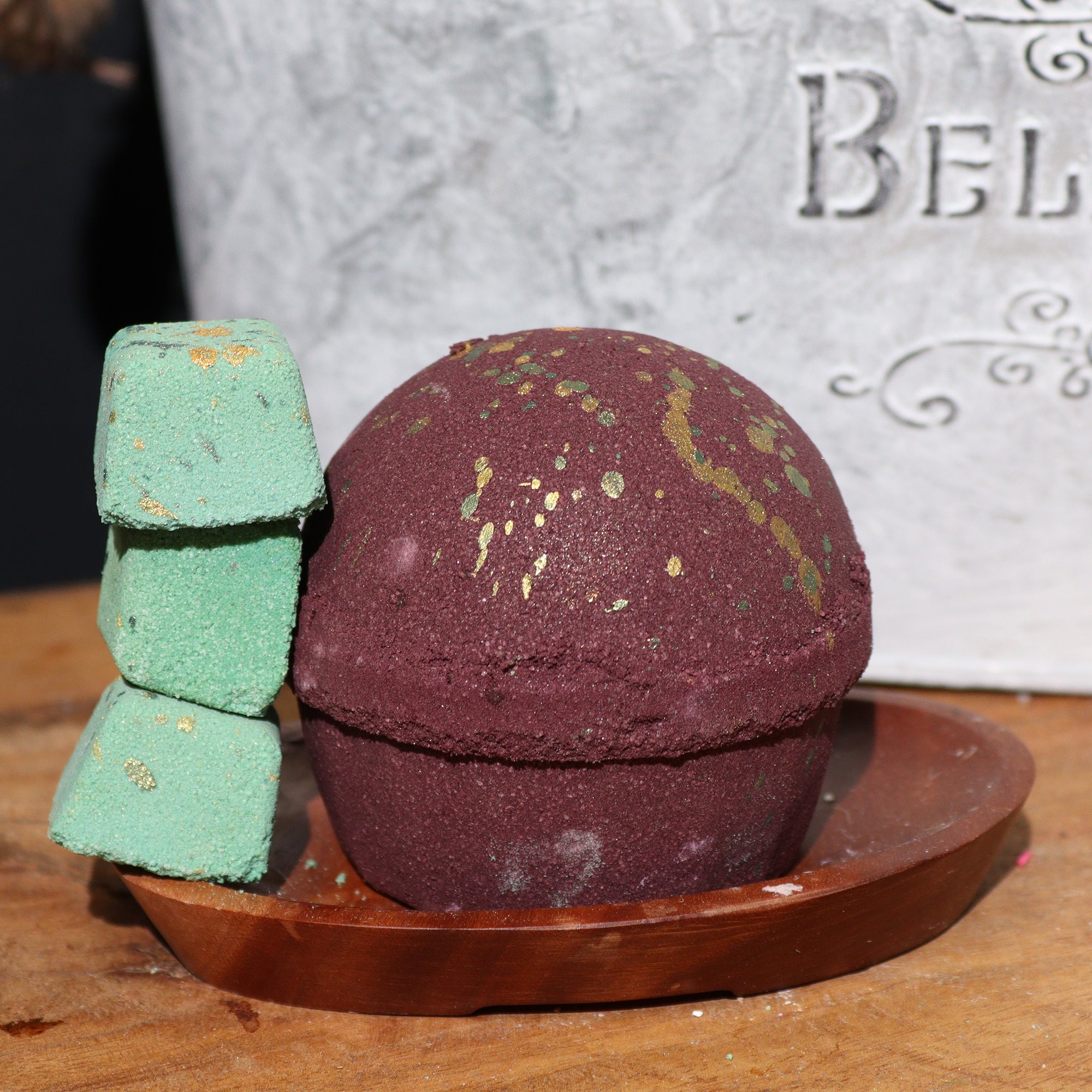 2x Dubai Bath Bomb - Emerald Oudh Truffle 🇬🇧