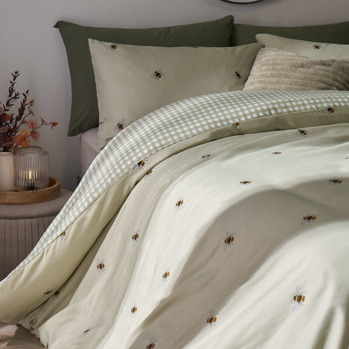 Bee Print Reversible Gingham Duvet Cover Set 🐝🇬🇧