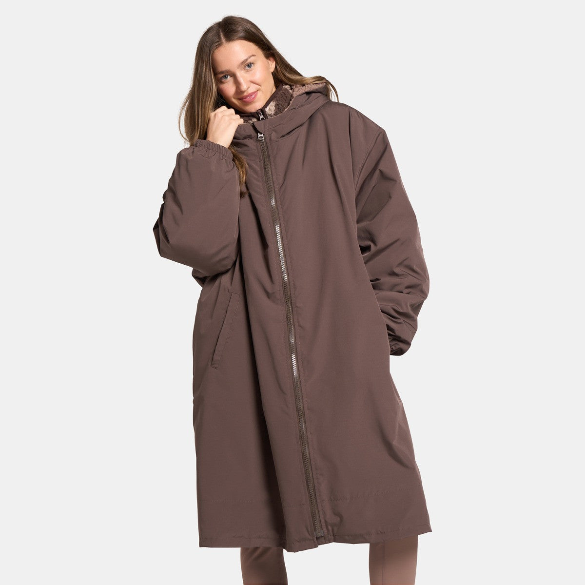 Adults Water Resistant Sherpa Drying Robe - Brown 🇬🇧