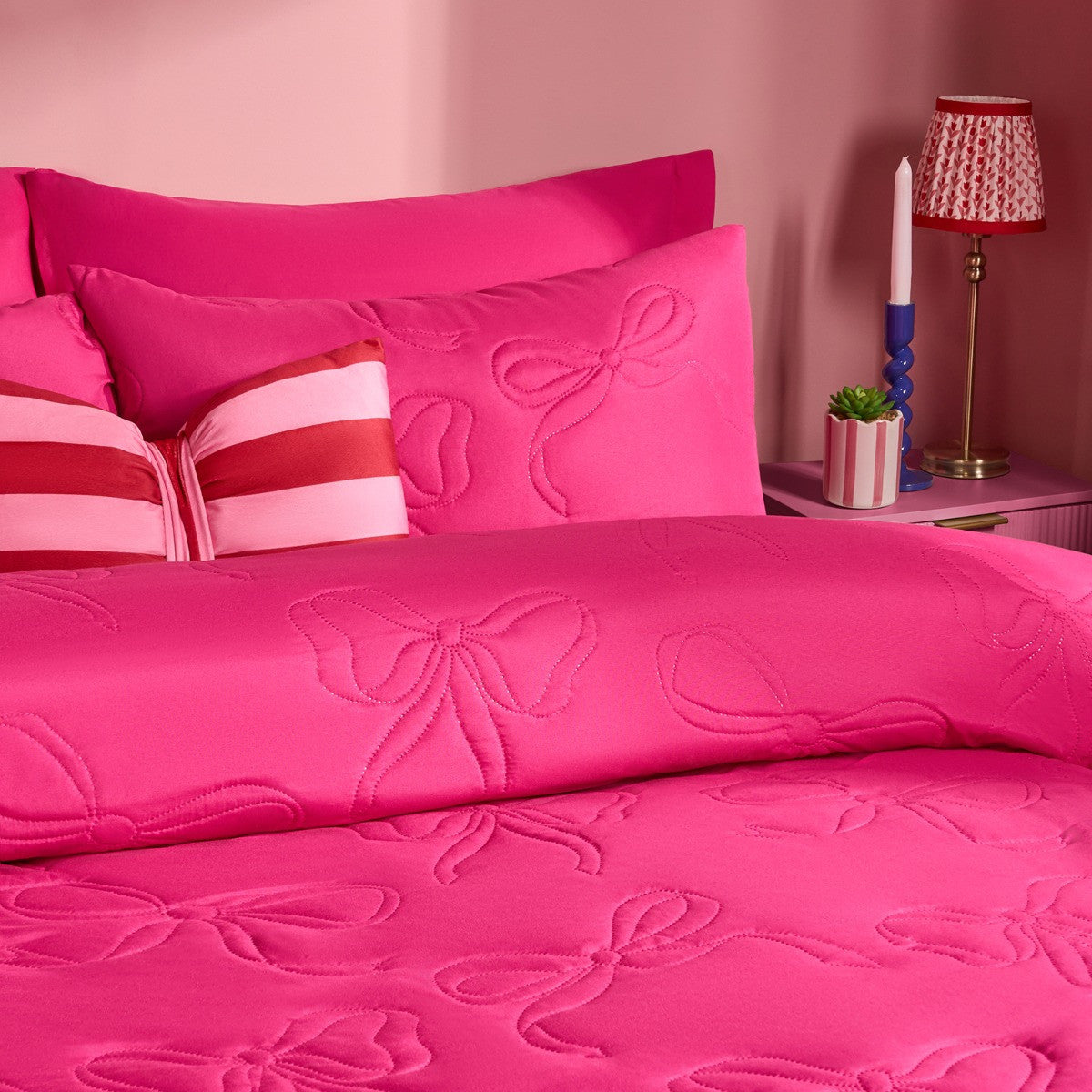 Bows Quilted Duvet Set - Hot Pink 🇬🇧
