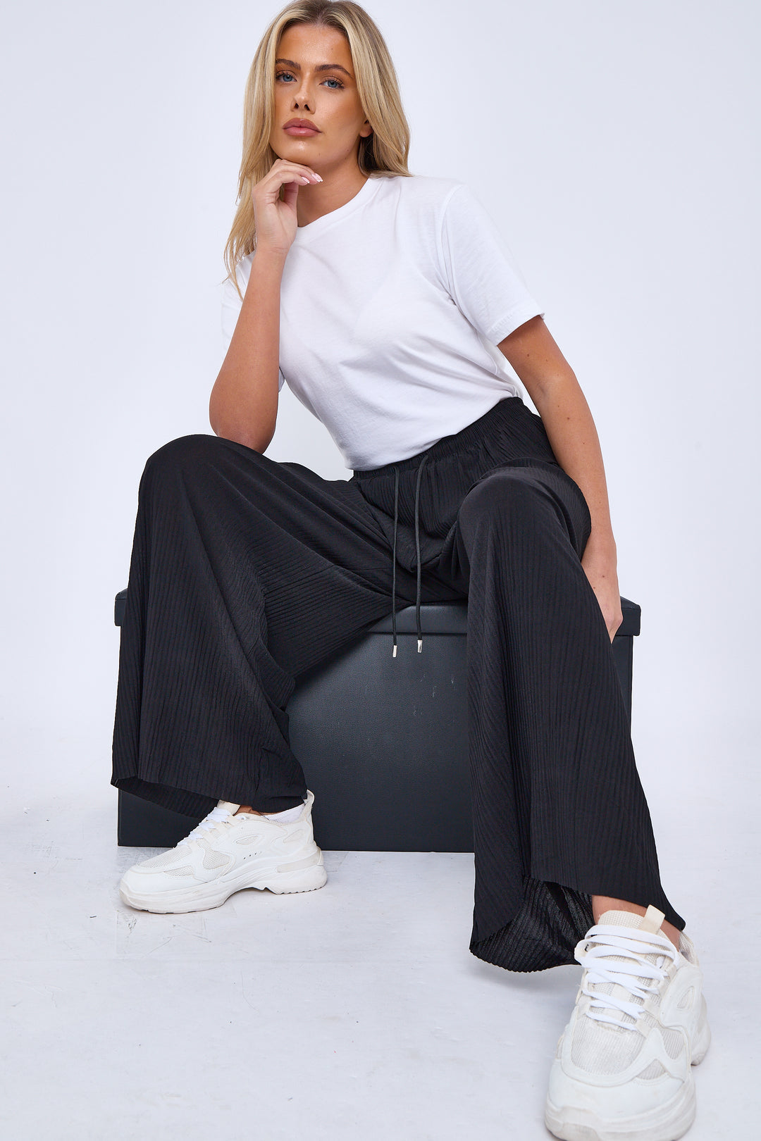 Pleated Trousers 🇬🇧