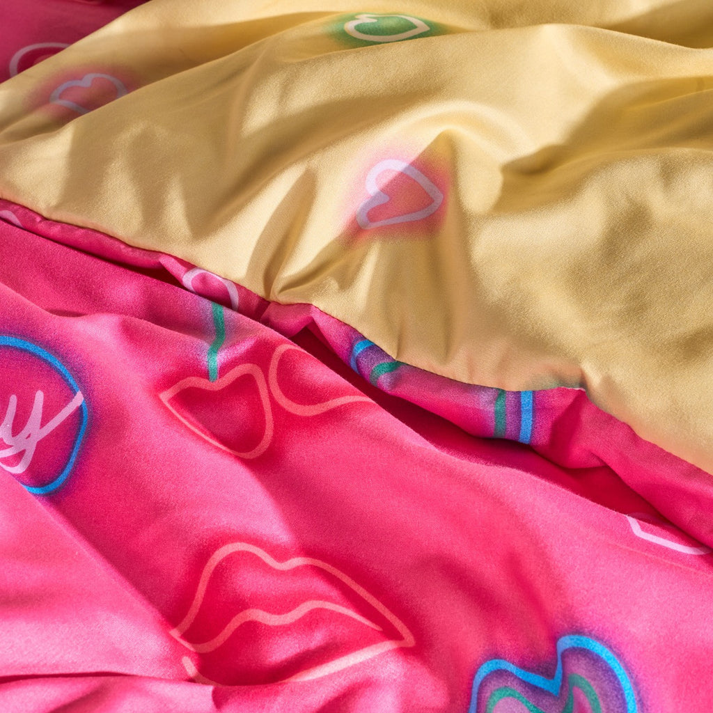 Neon Lights Duvet Cover Set - Magenta 🇬🇧