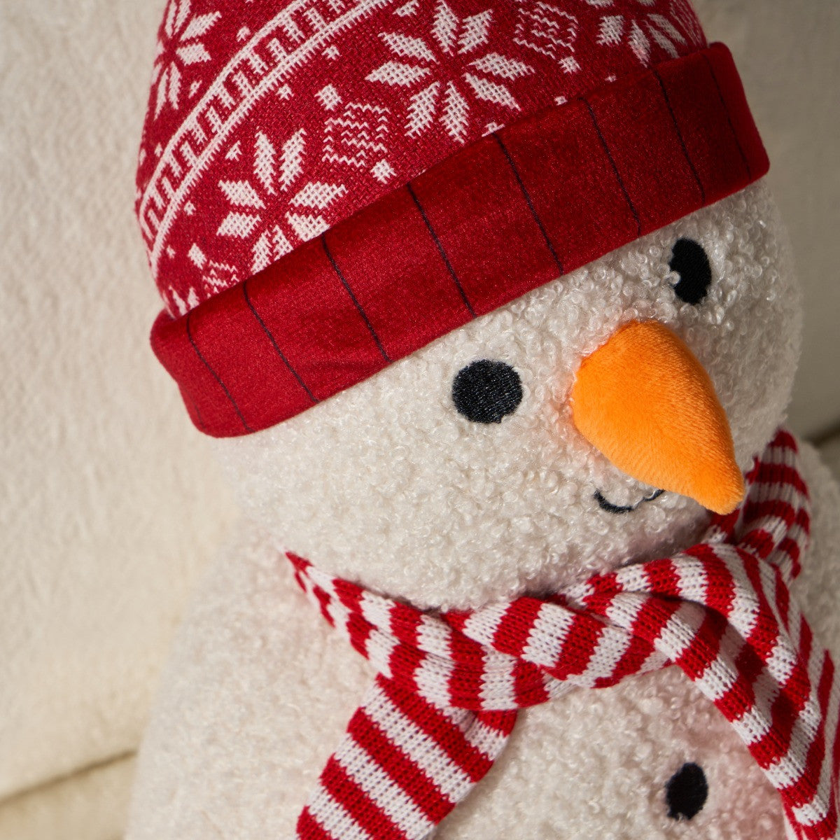 Snowy the Snowman Cushion - White 🇬🇧