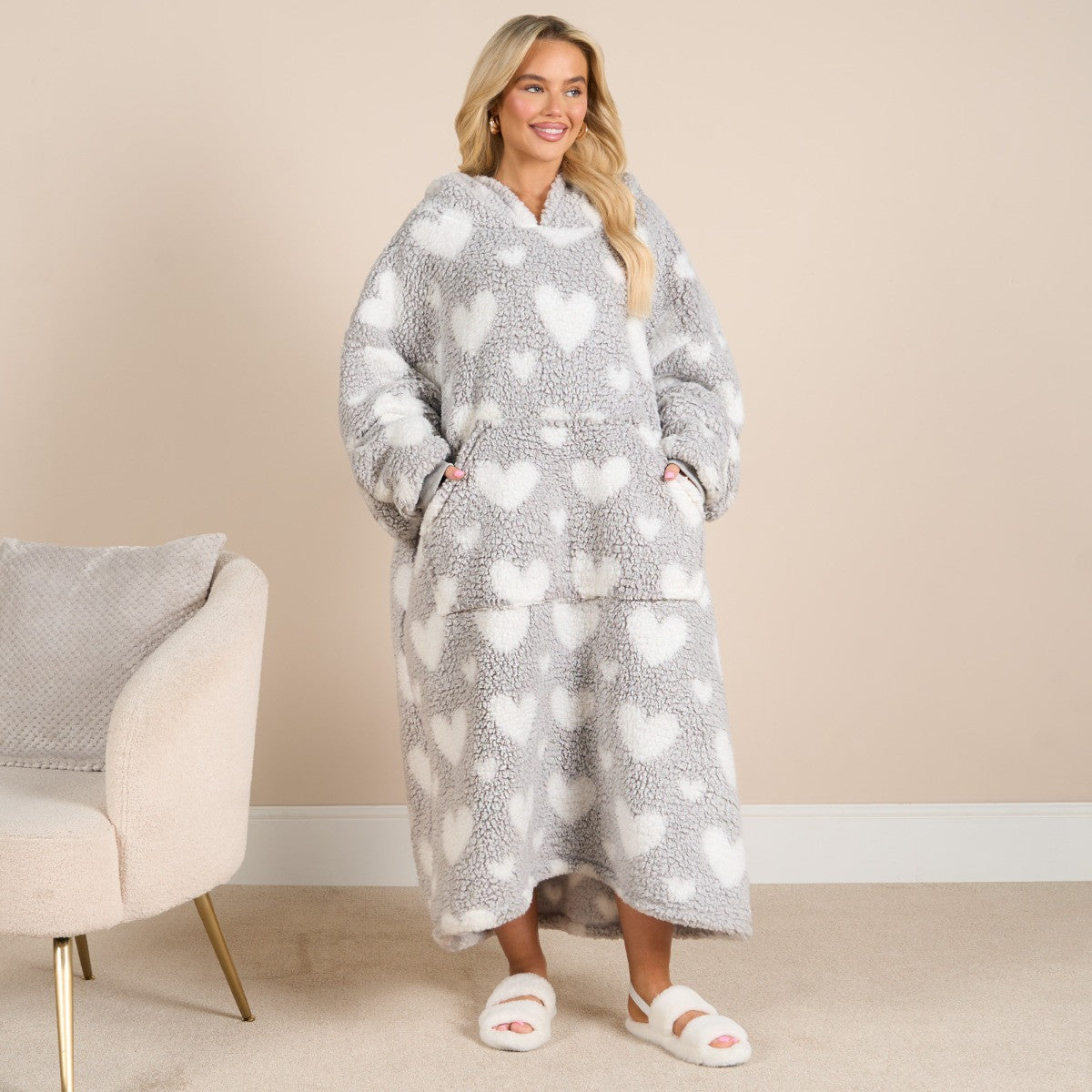 Adults Extra Long Heart Teddy Marl Hoodie Blanket - Charcoal 🇬🇧