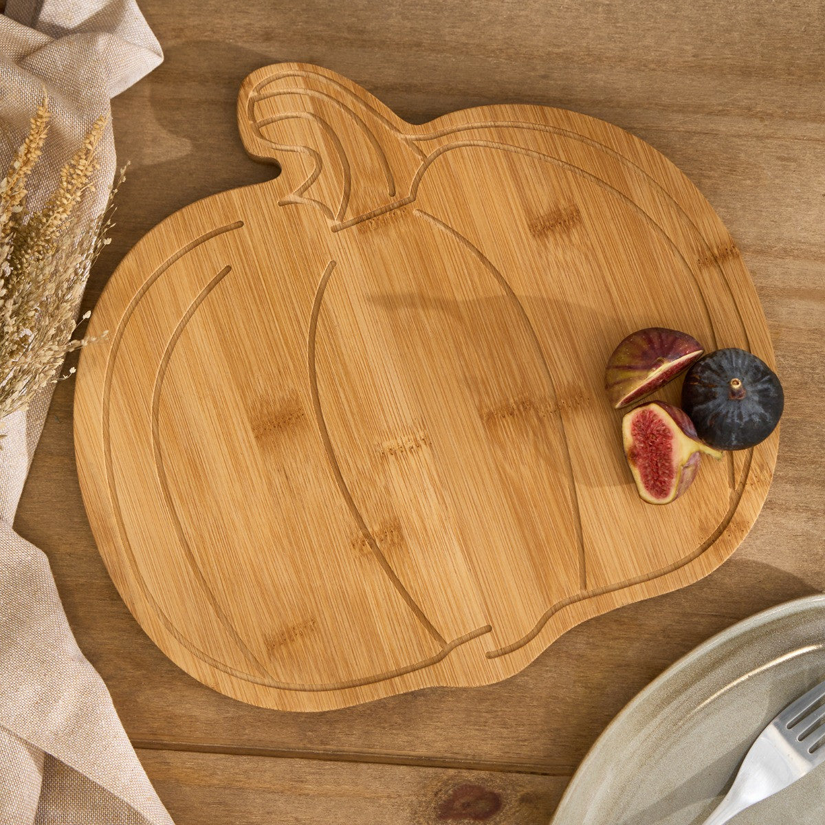 Wooden Pumpkin Serving Board - Natural 🇬🇧